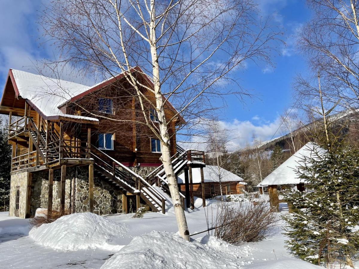 Vedmid Hotell Myslovka Eksteriør bilde