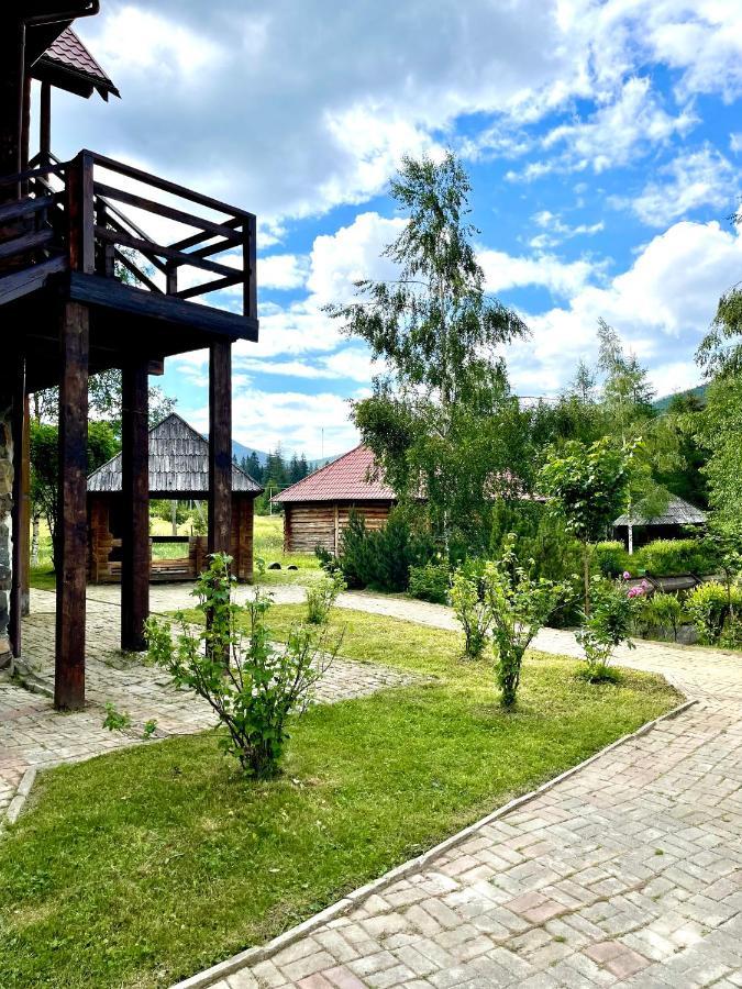 Vedmid Hotell Myslovka Eksteriør bilde